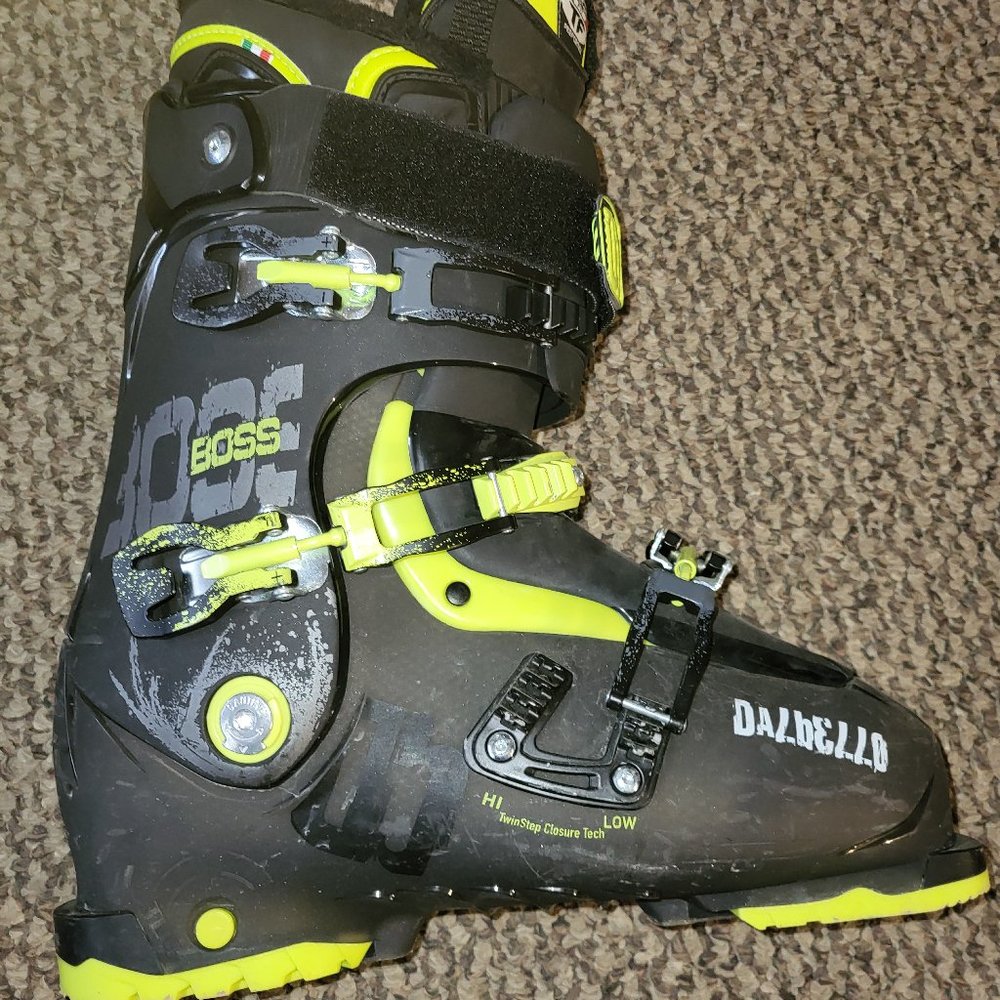 Dalbello Boss mens 29.5 ski boots